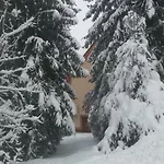 Linia Lodge